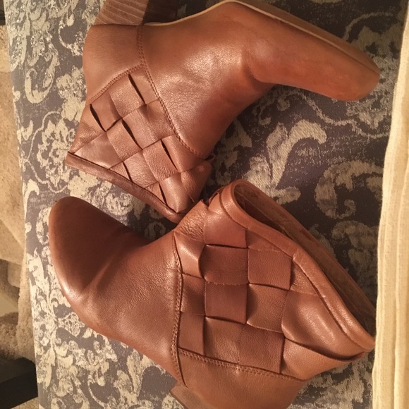 Corso Como tan leather booties - Picture 1 of 8
